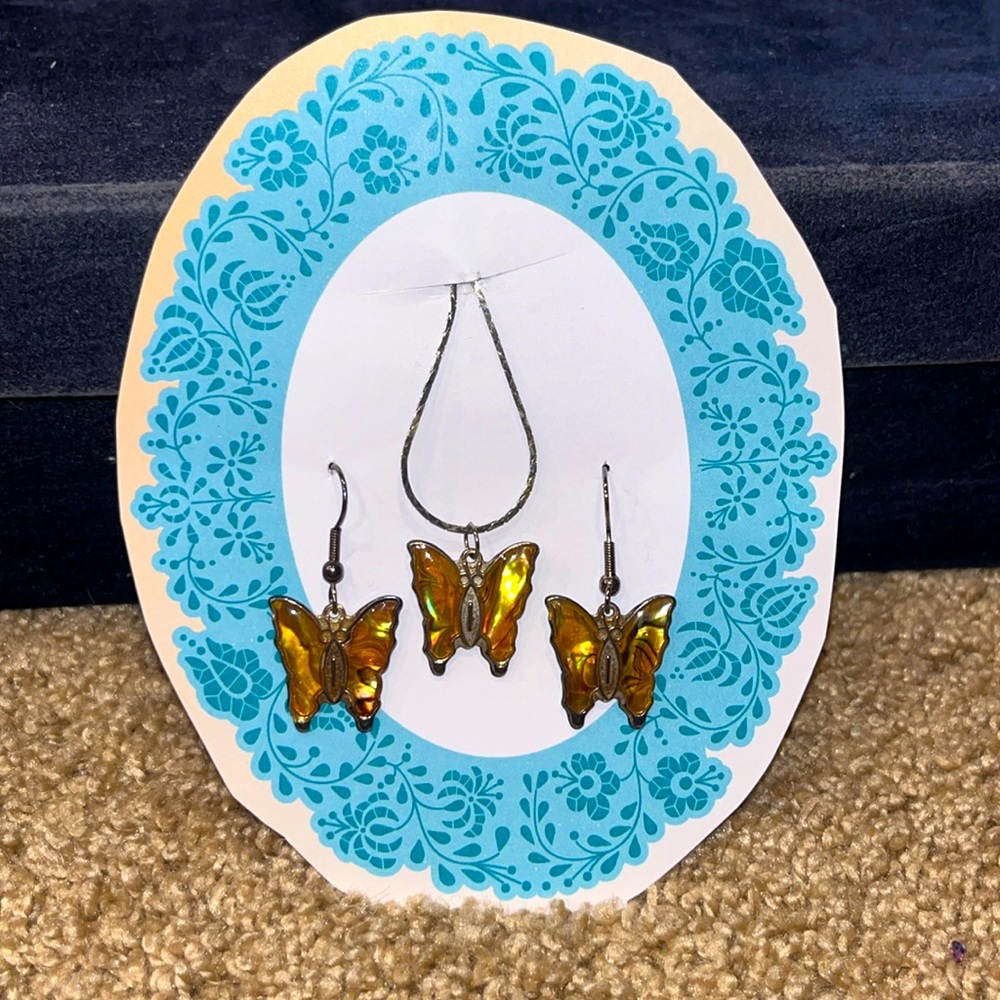Vintage butterfly earring and necklace set